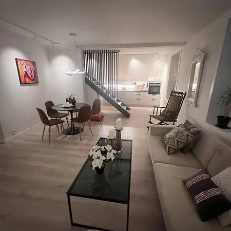 Ferienwohnung I Hjertet Av Nordens Paris. Tromsø Exterior foto