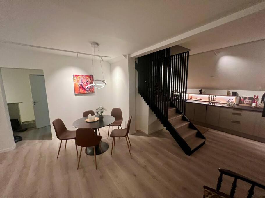 Apartment I Hjertet Av Nordens Paris.