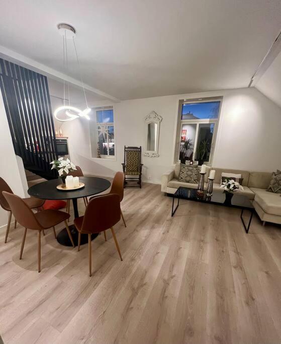 I Hjertet Av Nordens Paris. Tromsø