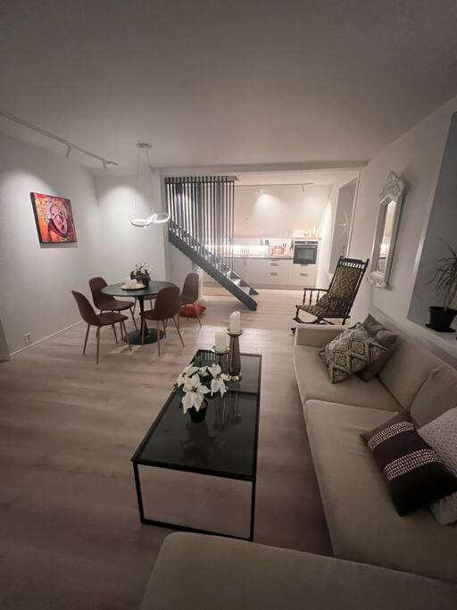 Apartment I Hjertet Av Nordens Paris.